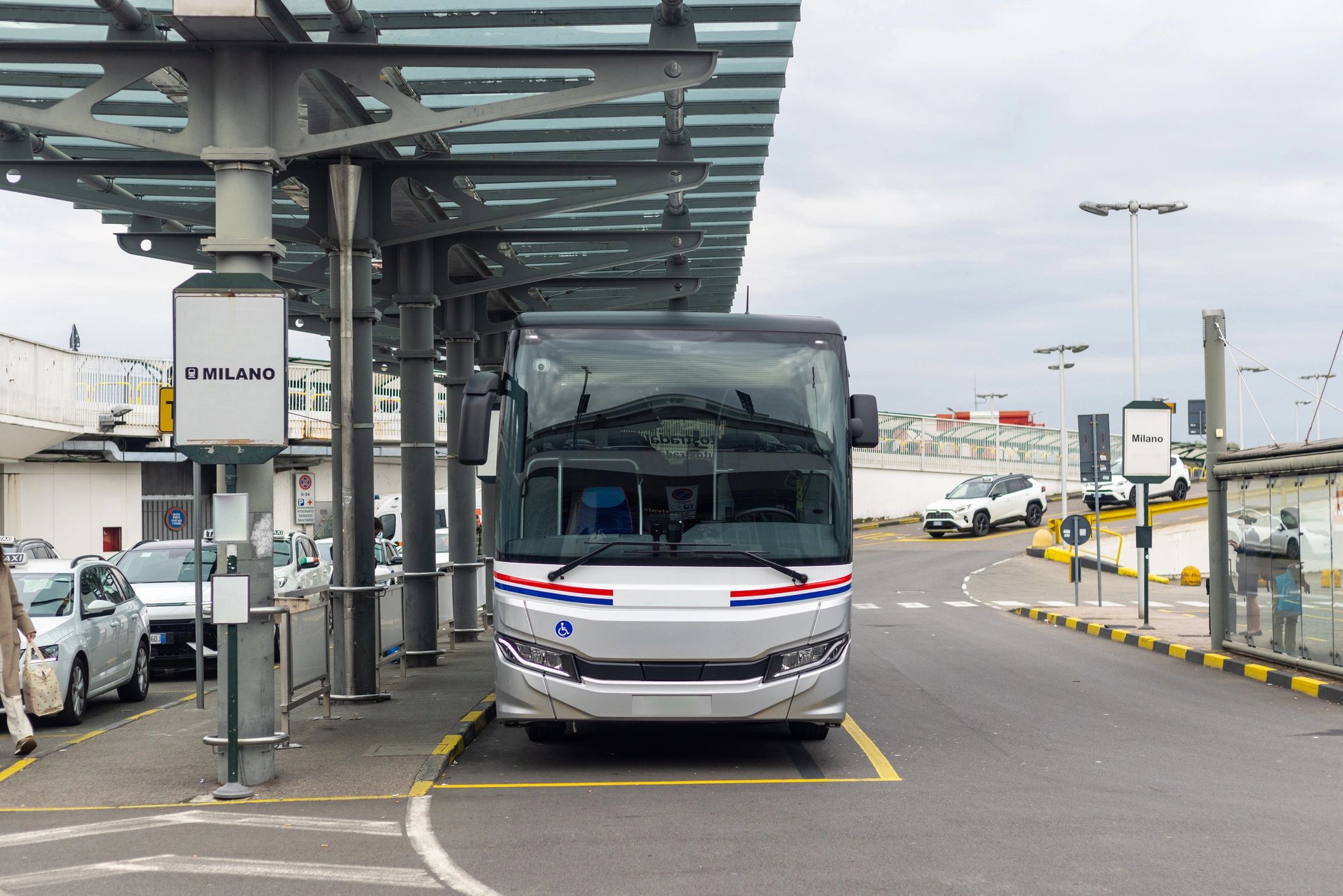 Airport pickup transport outside terminal